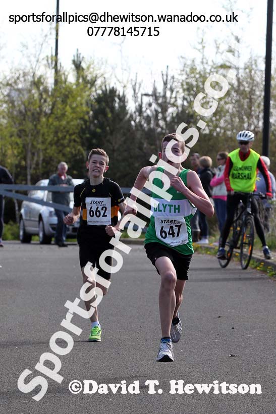Under-13s boys, Elswick Harriers Relays, Newburn. Photo: David T. Hewitson/Sports for All Pics